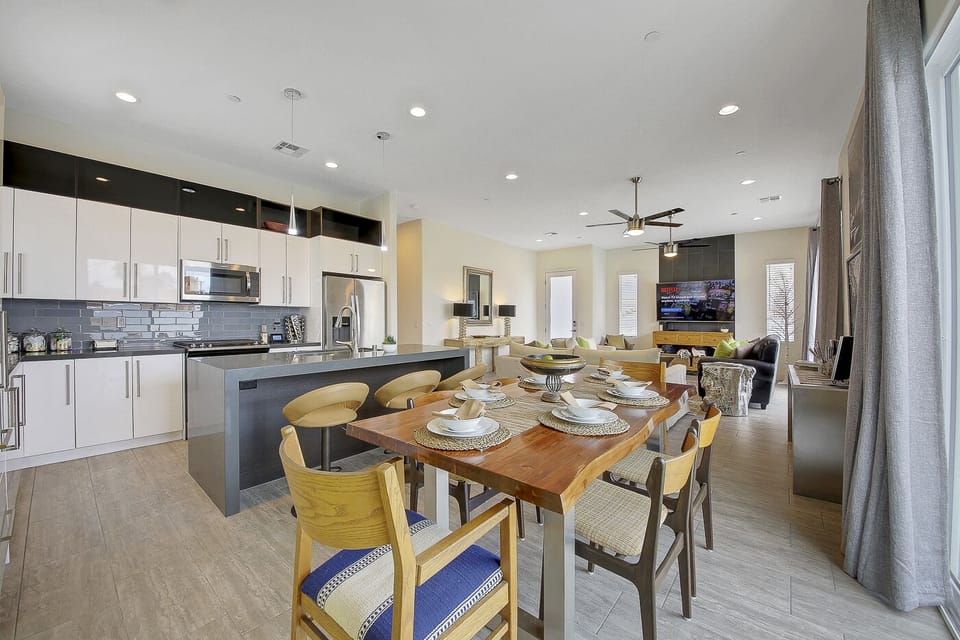 Living room, Dining & Kitchen - Open concept - for that being together feeling