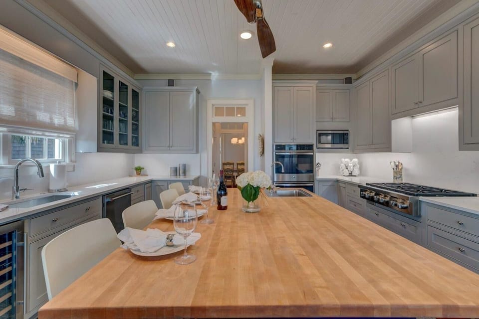 Gourmet kitchen