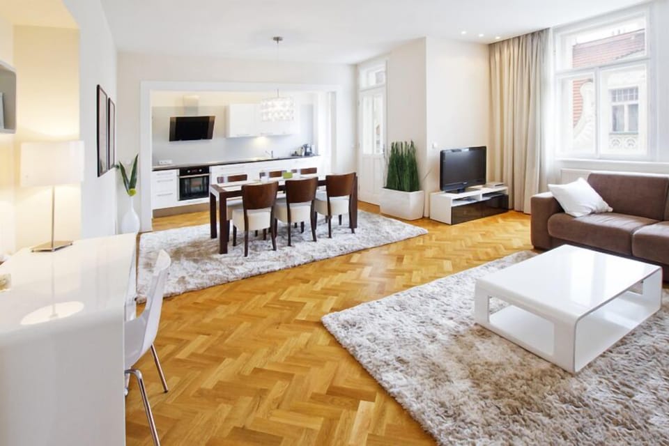 Living room, dining room and kitchen with air-conditioning