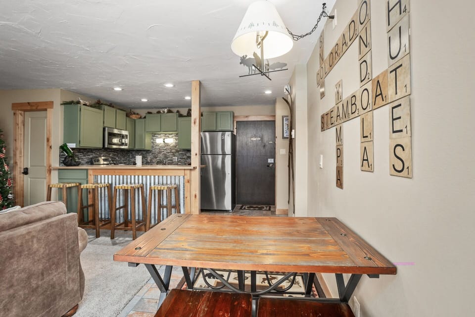 Dining & Kitchen