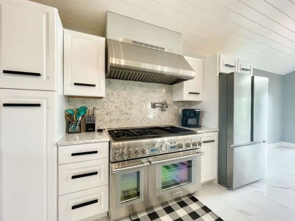 Upstairs Beautiful Large Kitchen