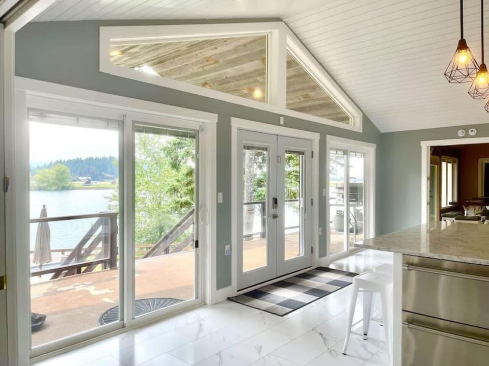 Kitchen access to the back deck