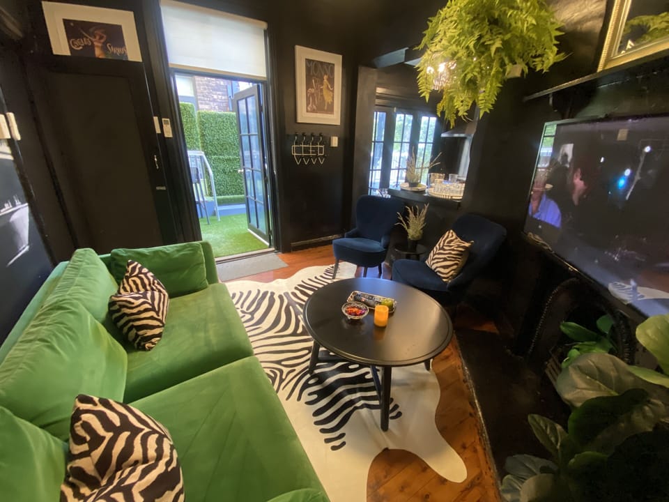 Cosy Living Space with Cable TV