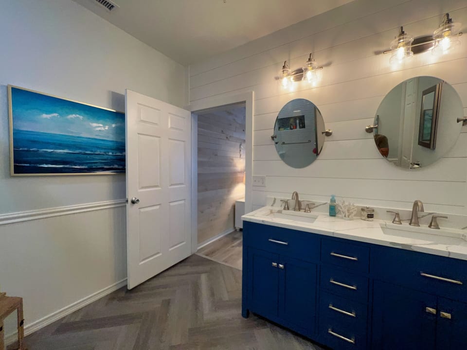 Master Suite Bathroom