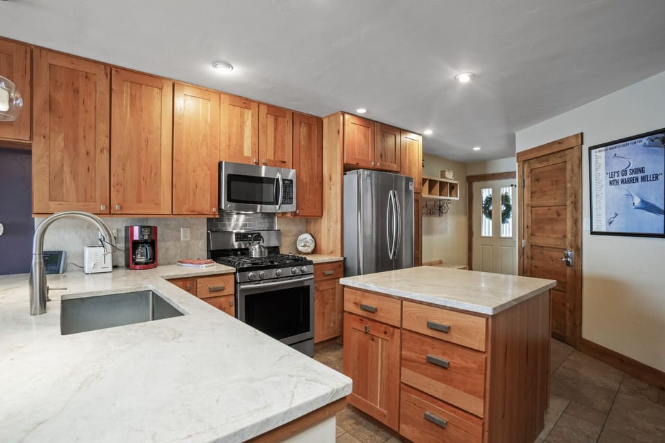 Granite Counters, New Cabinets & Appliances
