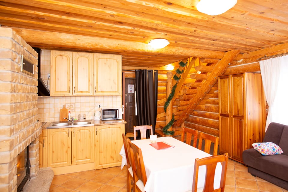 Family Cabin, Multiple Beds (8 persons) | In-room dining
