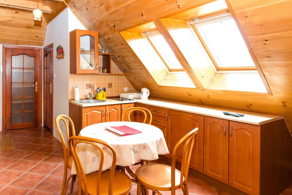 Superior Apartment, 2 Queen Beds, Non Smoking (14) | Free WiFi, bed sheets
