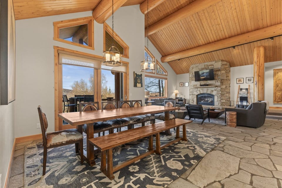 Massive Great Room with 20+ Foot High Vaulted Ceilings and Amazing Views