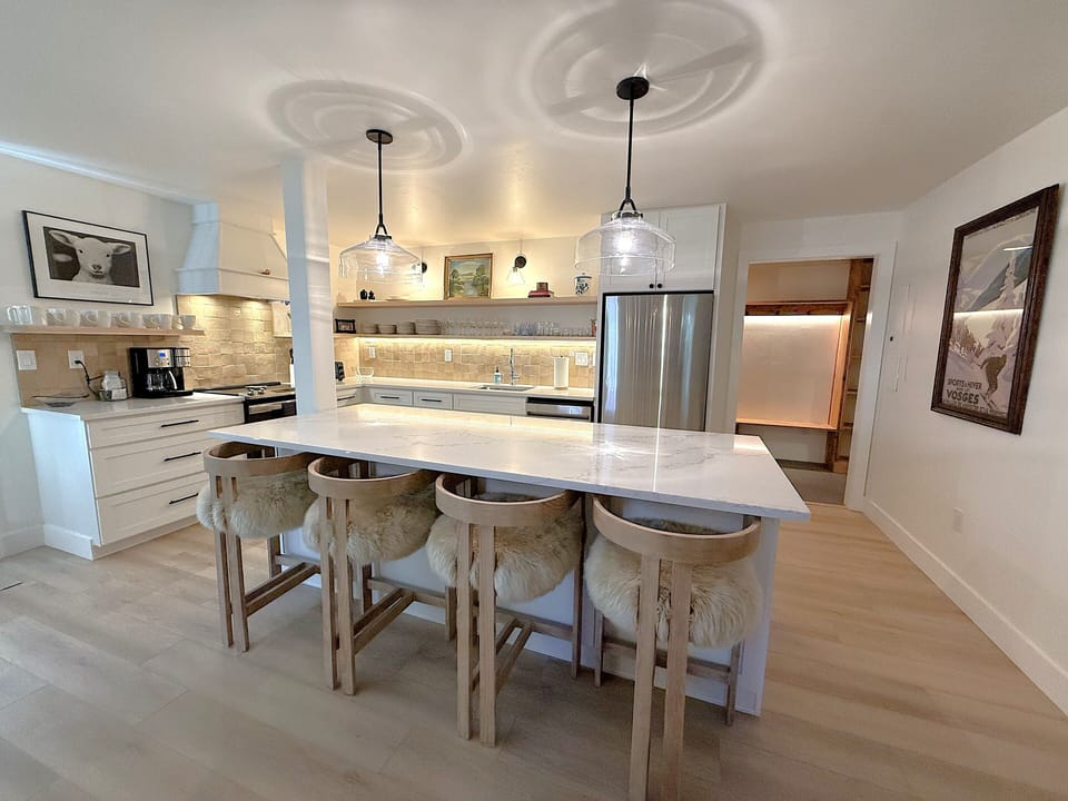 Bar Seating for 4