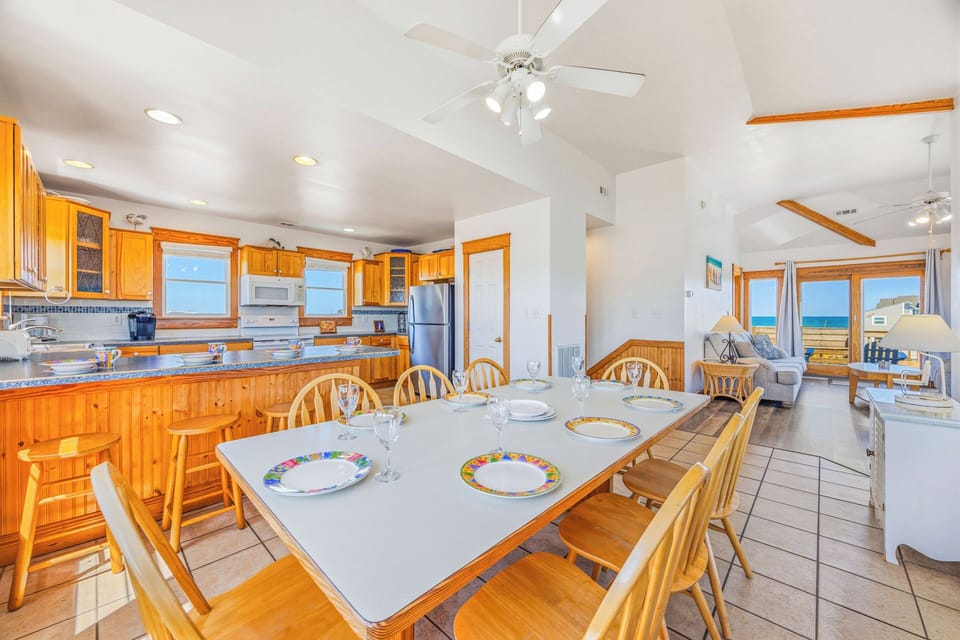 Surf or Sound Realty - 870 - Two Sons - Dining Area -4