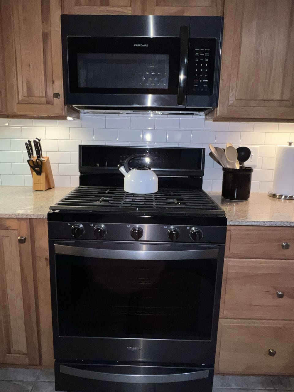 NEW 5 BURNER GAS RANGE