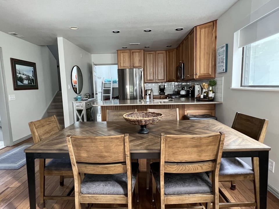 OPEN KITCHEN, DINING AND LIVING AREA