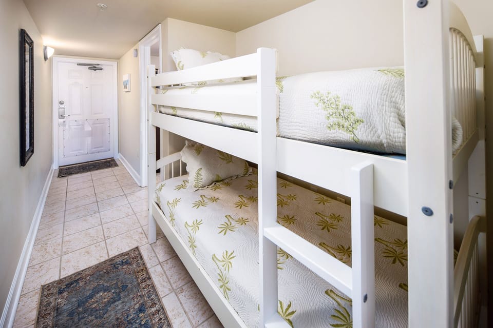 Hallway Bunk Beds - 
Pelican Isle 308 Fort Walton Beach Okaloosa Island Vacation Rentals