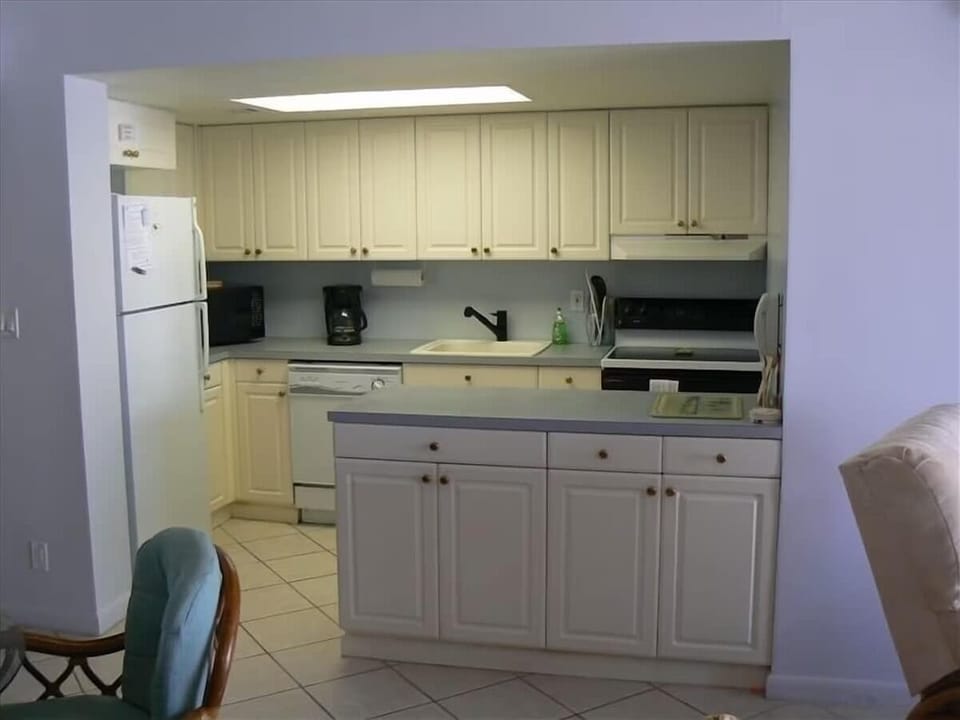 Enjoy our fully equipped kitchen.