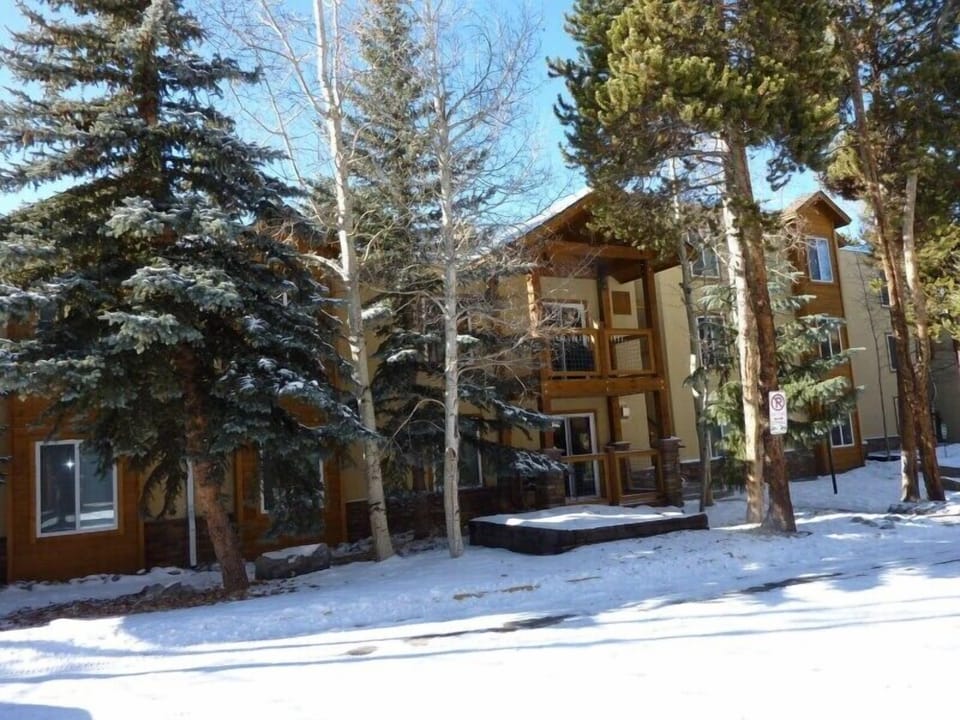 Outside view of 2nd floor deck.