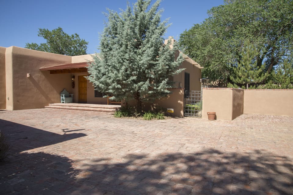 Viga Grande - private courtyard