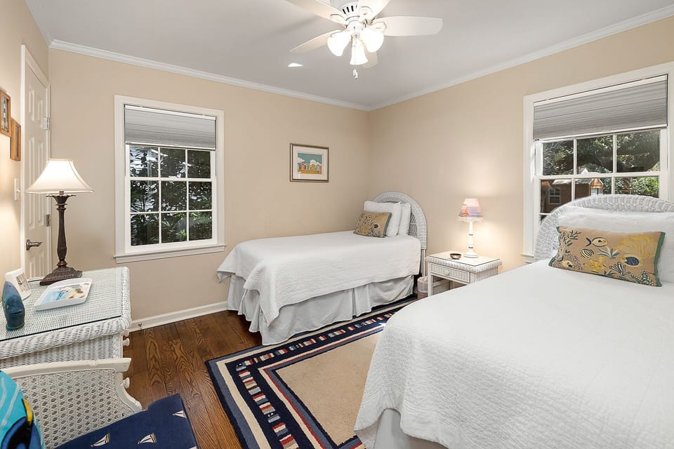 Twin Guest Bedroom with two twin beds