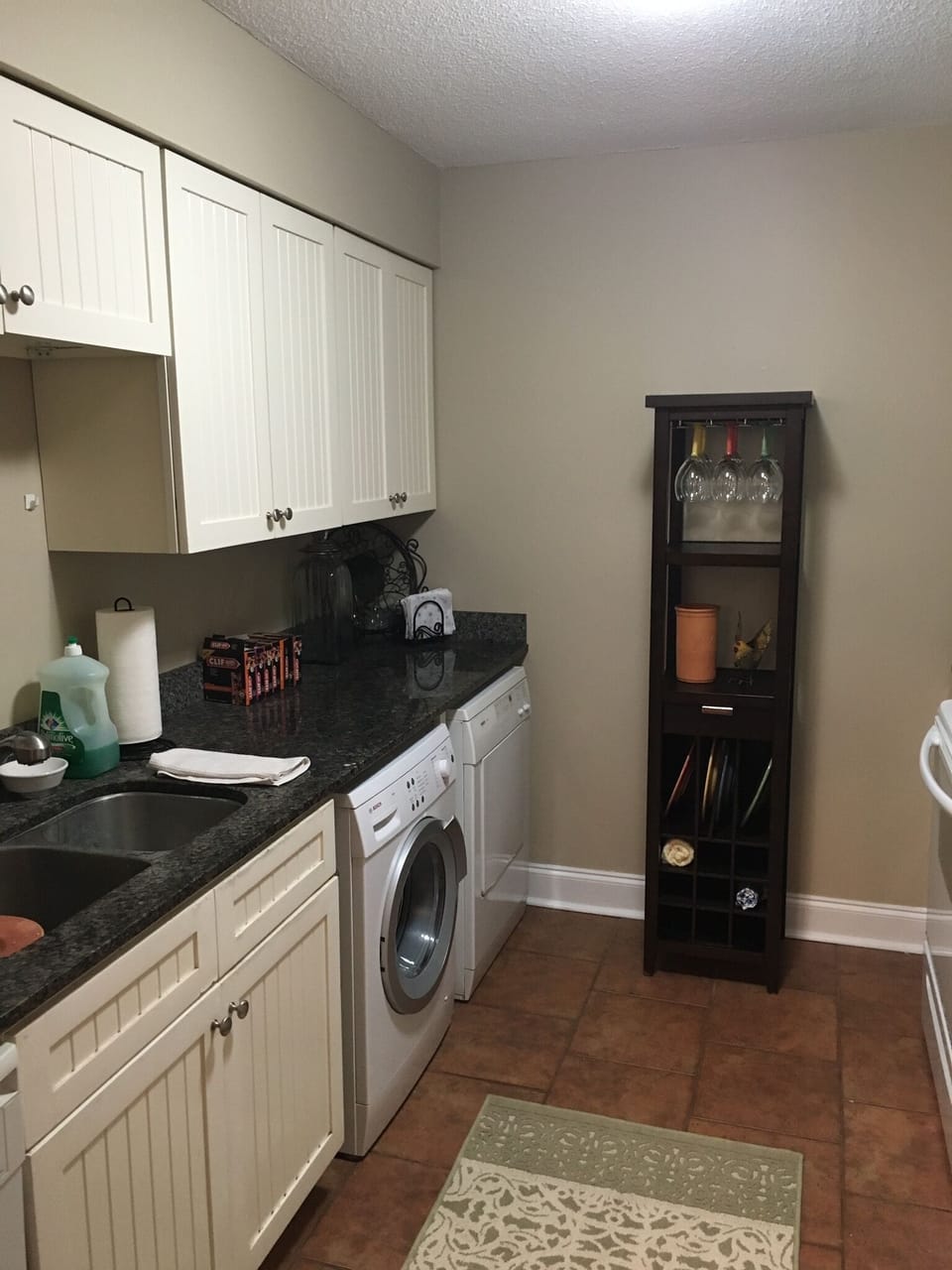 U bring the wine, we'll provide the glasses. Fully stck kitchen w/ washer/dryer.
