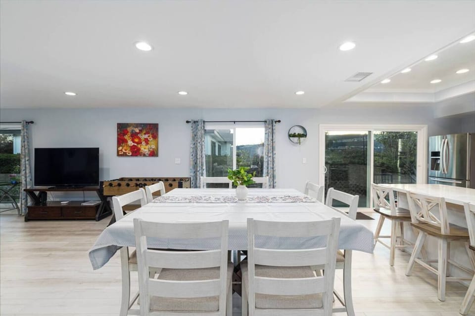 Dining table for 8