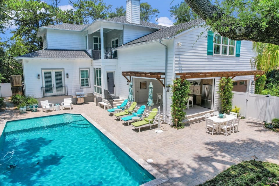 Casual elegance abounds at Wading Inn!