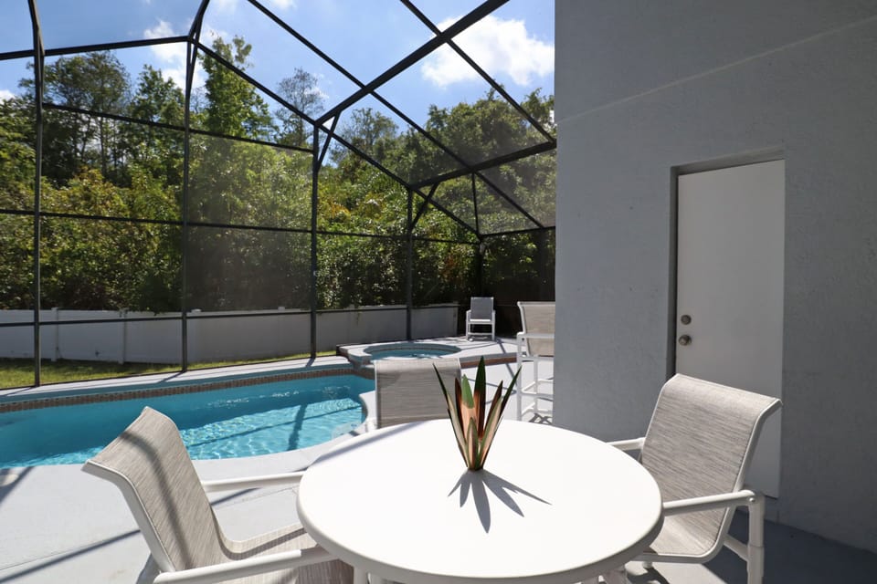 Diamond Patio With Dining 
