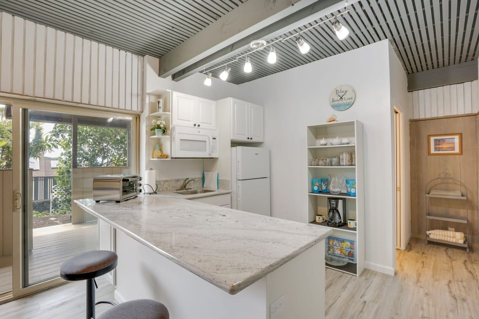 Kitchenette | Cooking Basics | Hot Plate | Drip Coffee Maker | Toaster Oven