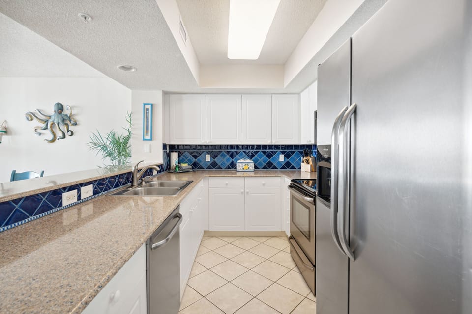 Fully equipped kitchen with everything you need to cook a meal for friends and family.