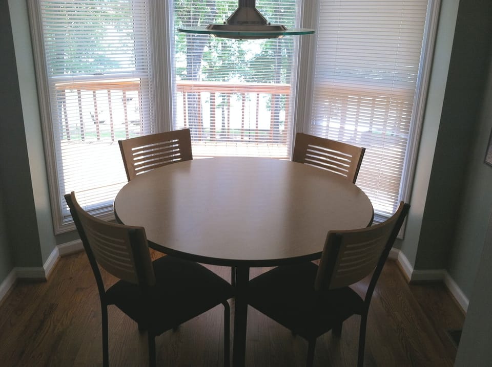 Breakfast Area with view of Lake