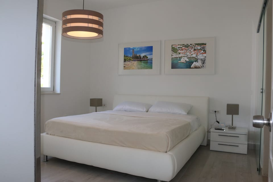 4th bedroom, King bed