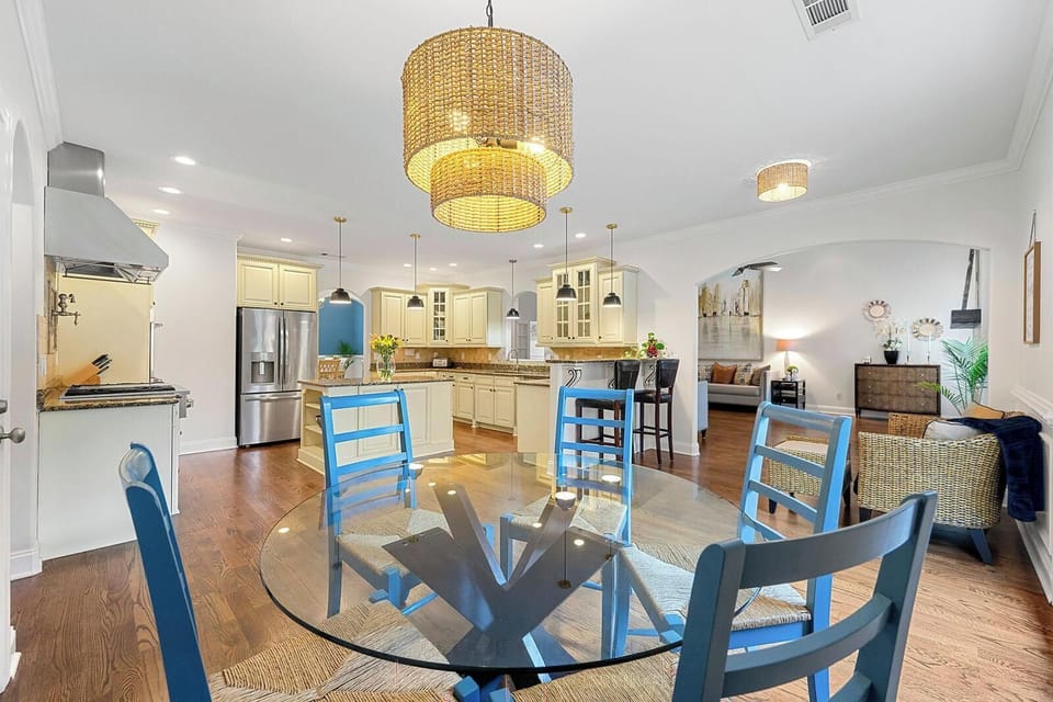 Kitchen table seats 6 Main level