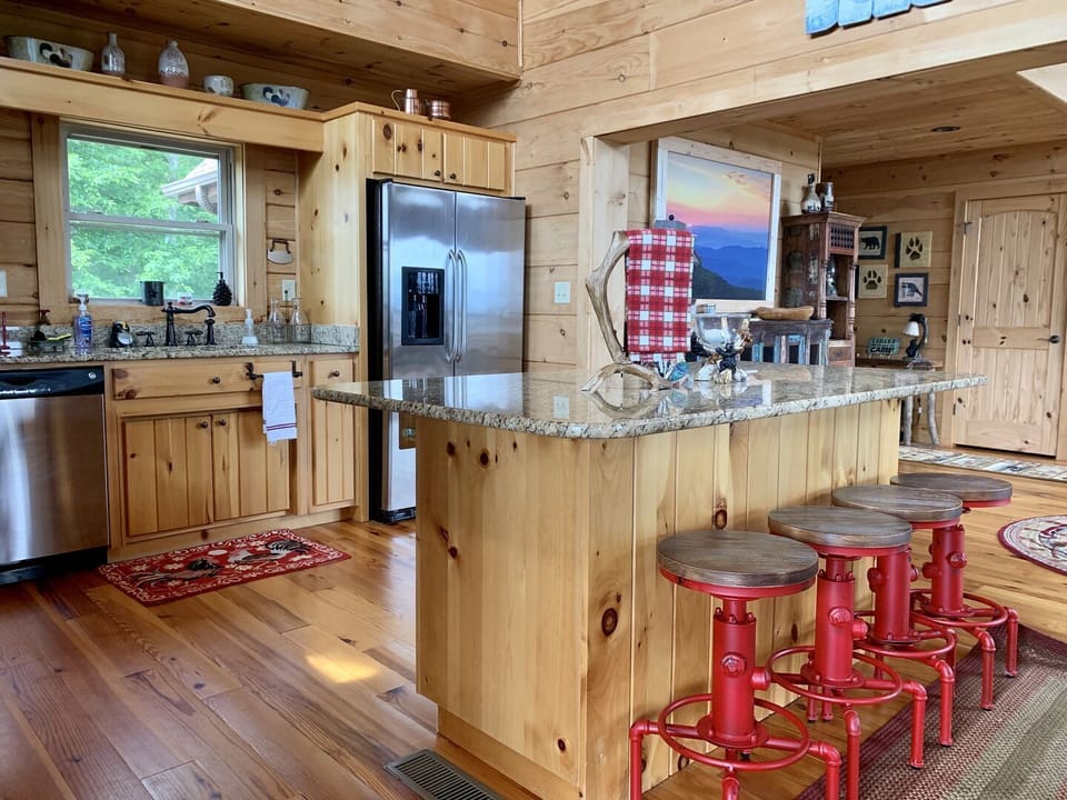Kitchen @Cedar Rock Cabin
