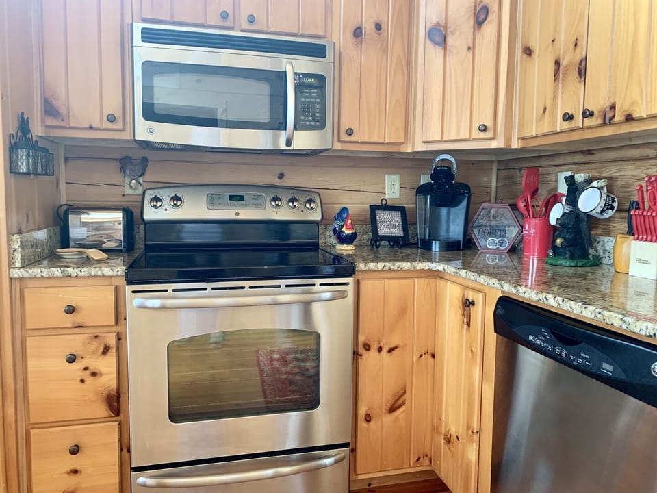Kitchen @Cedar Rock Cabin