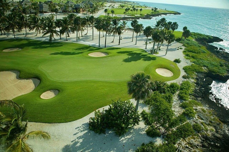 Punta Espada is 10 minutes away by shuttle. Special Green fee prices!