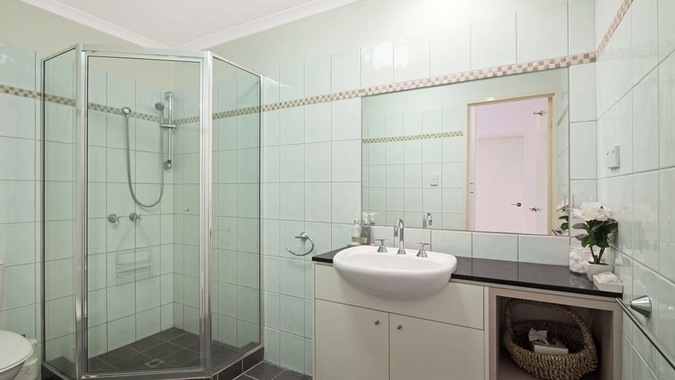 Main bathroom