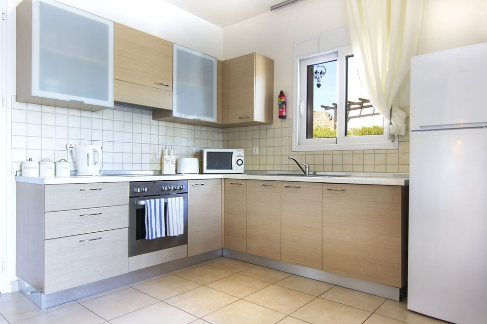 Well stocked kitchen with all you'll need.