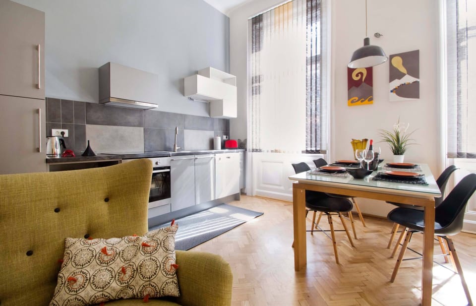 The living room with  the kitchenette 