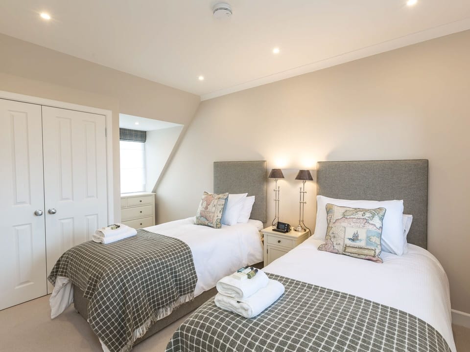 Upstais bedroom.