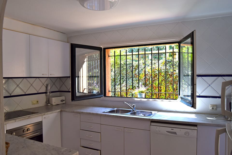 Kitchen - SA PUNTA COSTA BRAVA