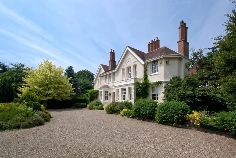 Ludlow Manor House