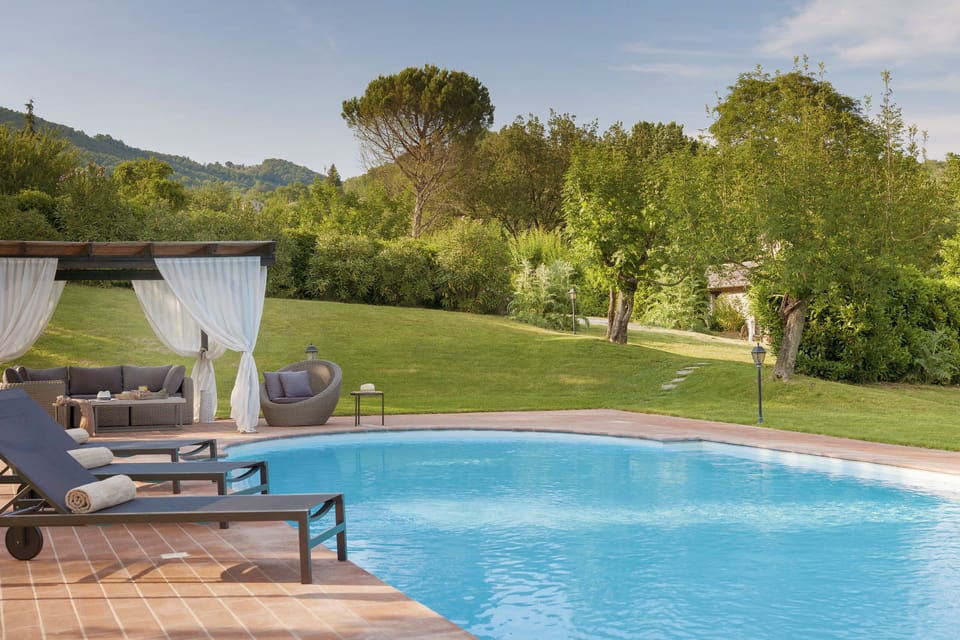 Elegant poolside sitting areas 