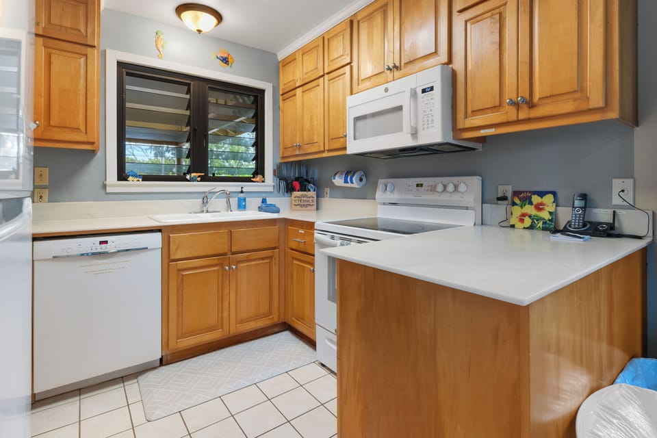 Full kitchen to cook your meals.