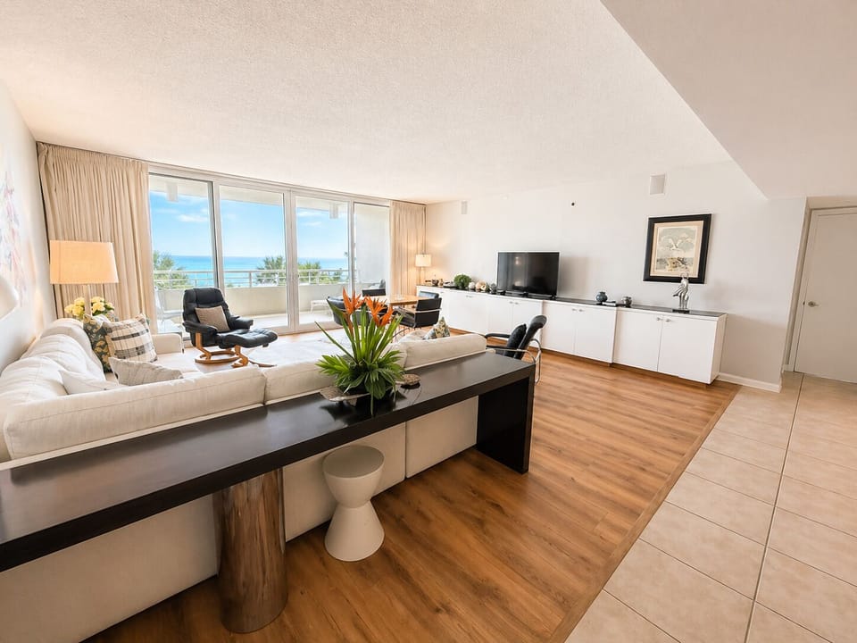 Inn on the Beach 2207 by FVC