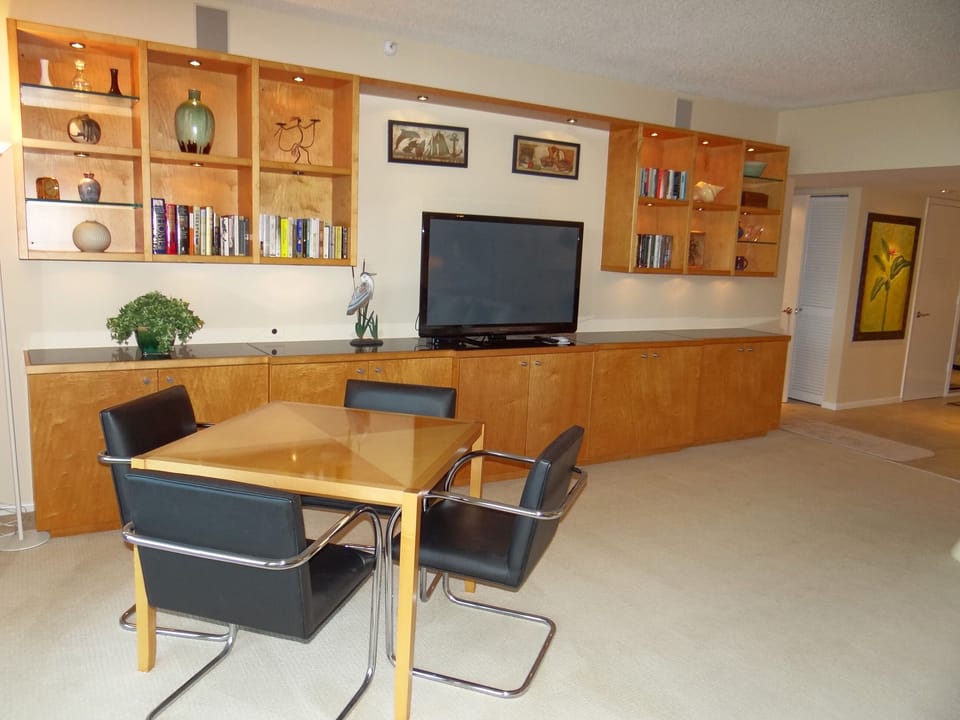 Inn on the Beach 2-207 living area