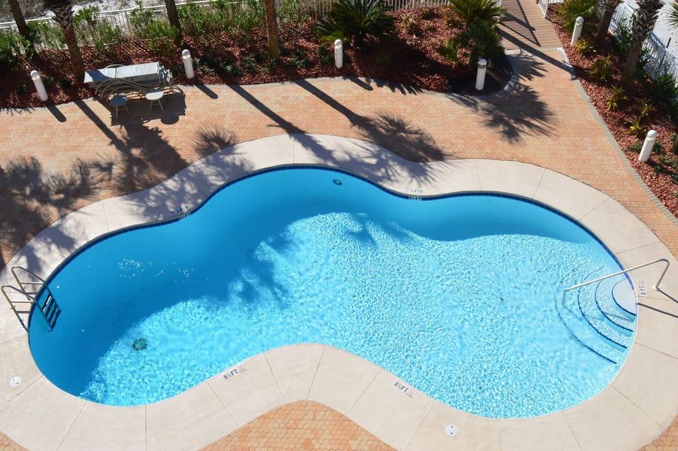 Destin Towers Pool