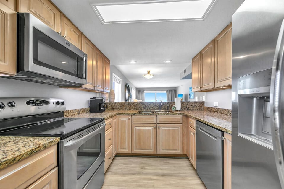 Updated Kitchen - Keurig and Regular Coffee Maker