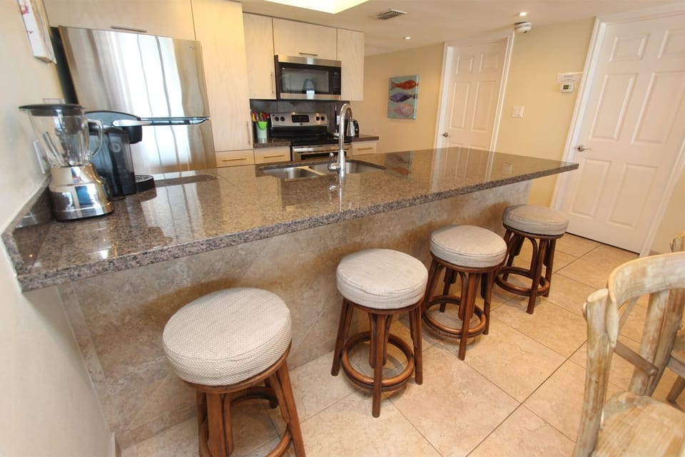 Modern Fully Equipped Kitchen