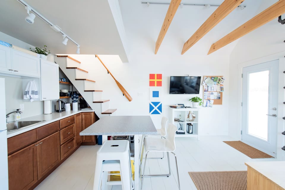 Kitchen / eating