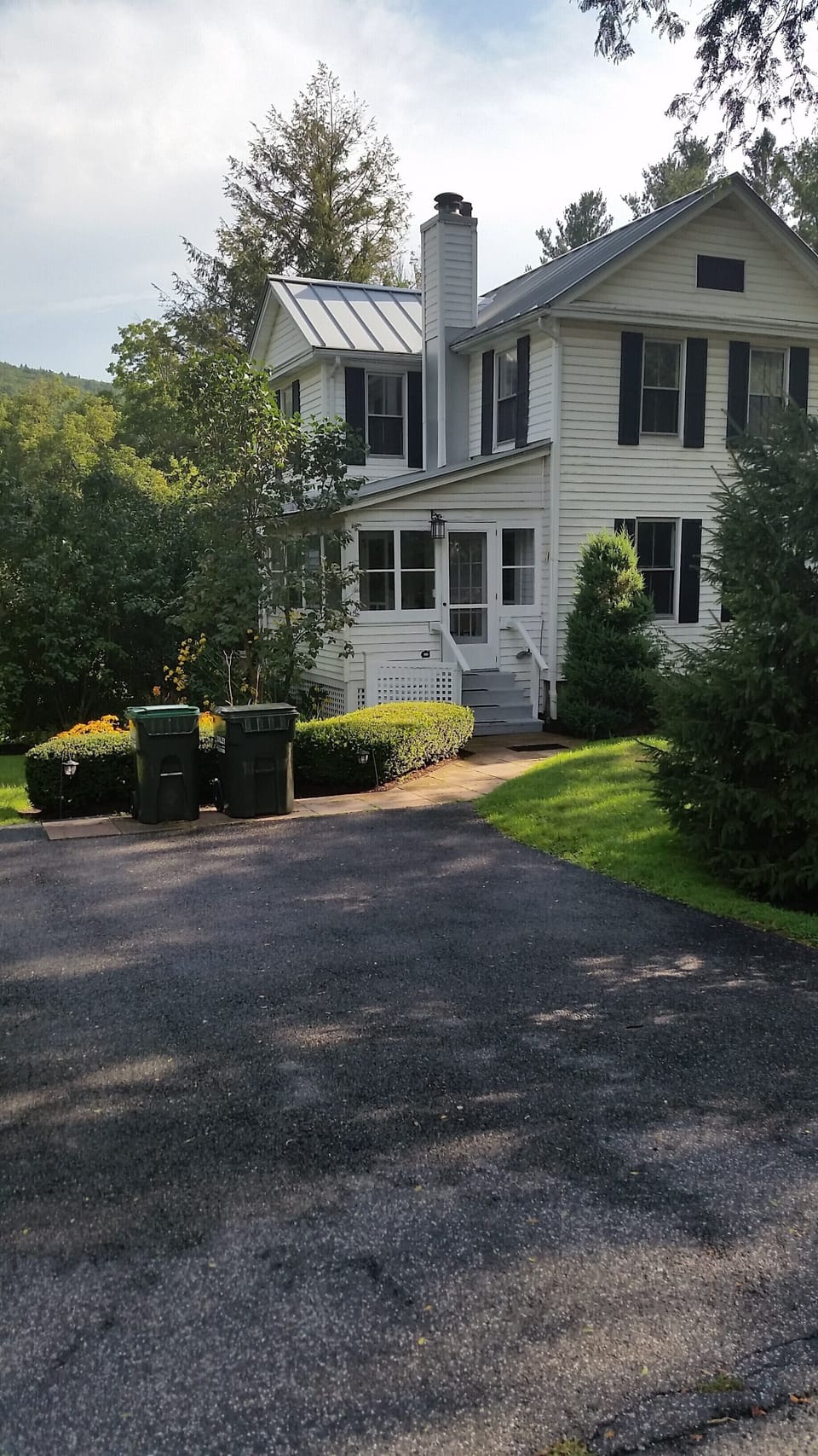 approach to the house