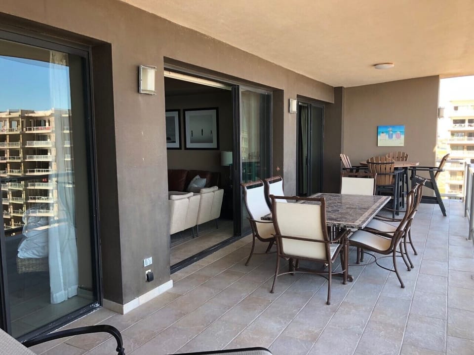 Amazing Beachfront Patio