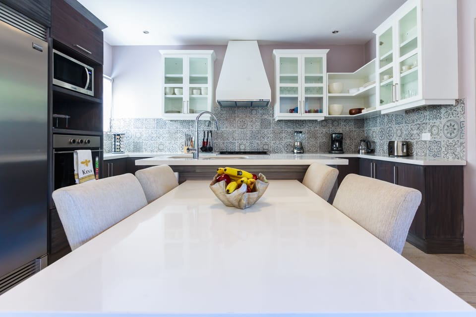 Level 1 - Eat-In Kitchen Table 
